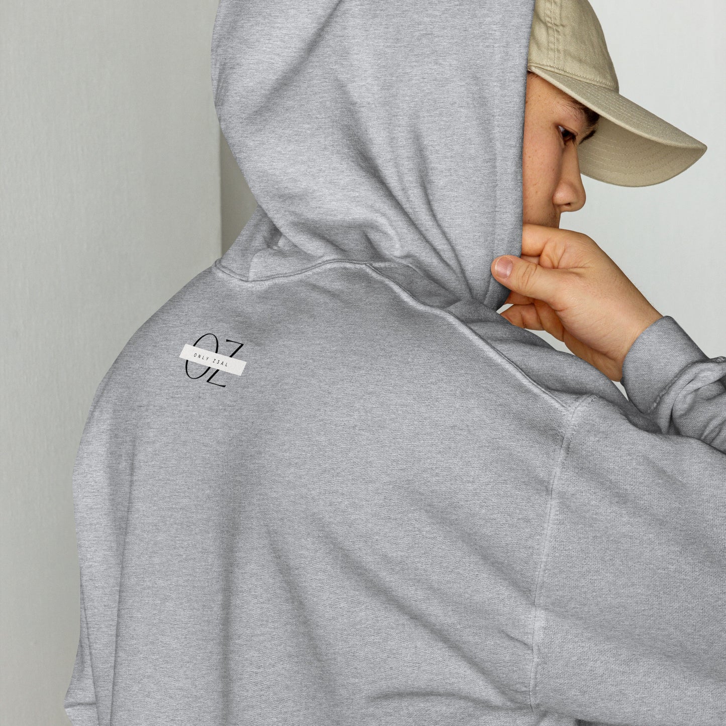 Unisex gray hoodie with Farsi ‘Hich’ (هیچ) print – Persian minimalist streetwear, aesthetic calligraphy sweatshirt for modern fashion lovers in USA and Canada.